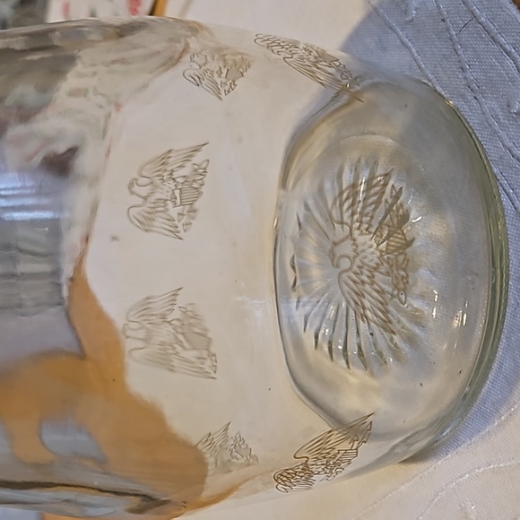 Vintage 1970 Log Cabin Glass Syrup Dispenser Pitcher Gold Eagle Design - Picture 3 of 5